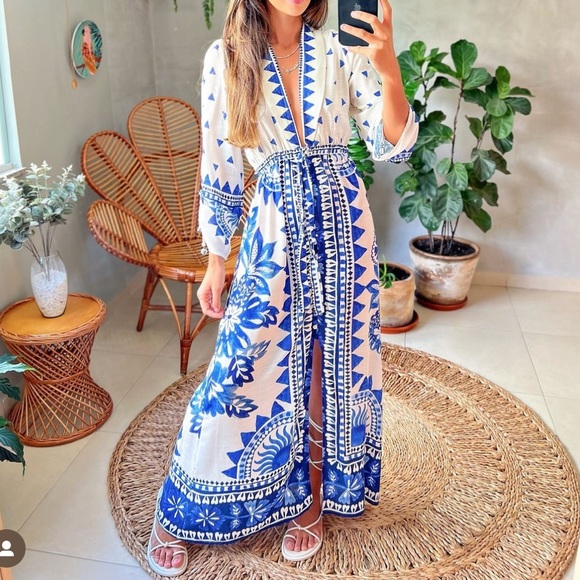 FARM Rio Dresses & Skirts - FARM Rio Beauty Long Dress Size M